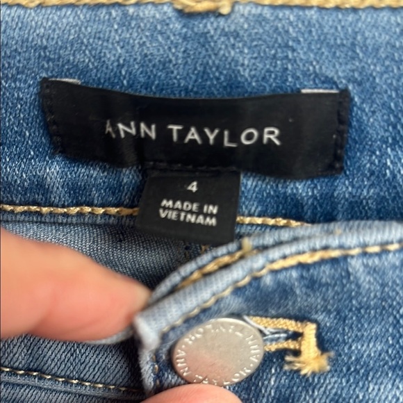 Ann Taylor The Boot Crop Jeans Size 4 - Picture 7 of 9